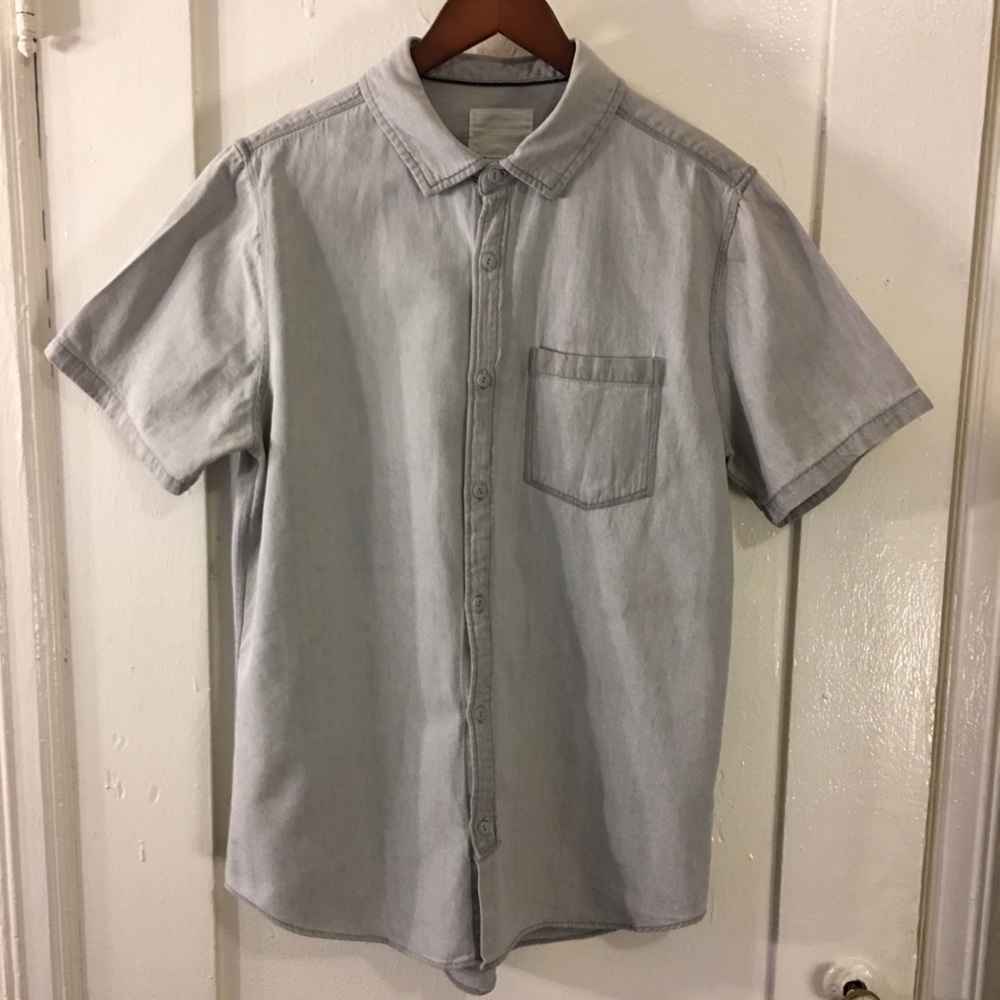 Cotton On gray short sleeve button down shirt